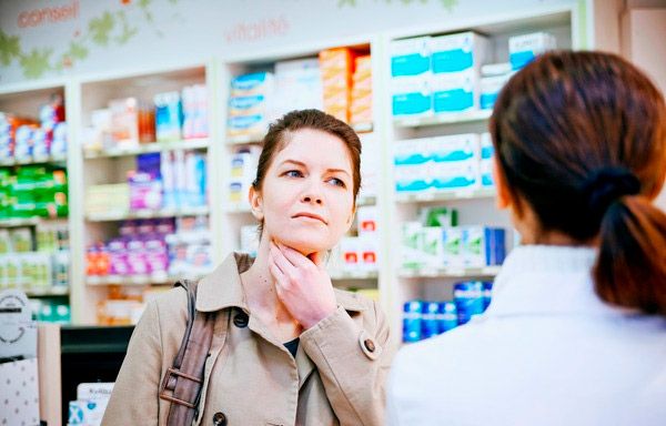 Pagpili ng gamot para sa sakit sa nasopharynx sa isang parmasya