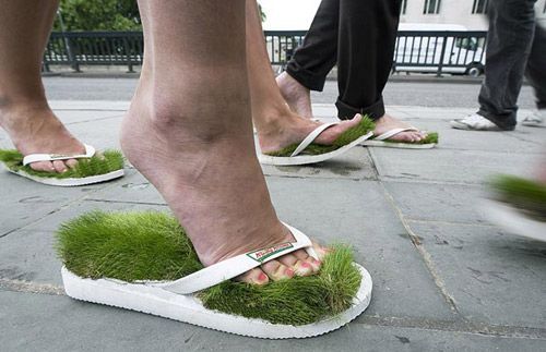 Ang mga flip-flop ay kinikilala bilang ang pinakatamang kasuotan sa paa